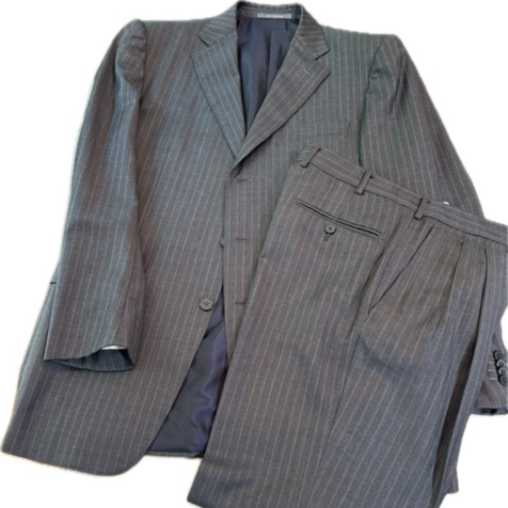 Ermenegildo Zegna 3 button, 2 piece, gray suit